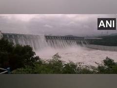 
      
      Gujarat gets award for Excellence in Water Management 
      
      