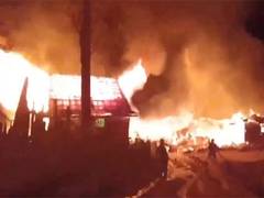 
      
      J-K: Massive fire breaks out at grocery shop in Kupwara's Bramri
      
      