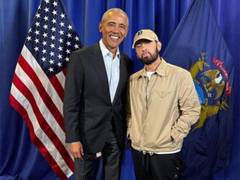 
      
      Barack Obama raps Eminem’s 'Lose Yourself' at Detroit rally
      
      