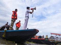 
      
      Cyclone Dana: West Bengal govt evacuates over 1.6 lac people
      
      