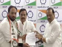 
      
      Baba Siddiqui’s son Zeeshan joins NCP
      
      