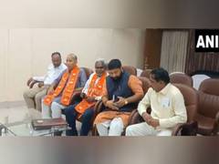 
      
      Champai Soren files nomination as BJP candidate from Saraikella
      
      