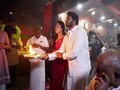 
      
      NDA candidate Nikhil Kumaraswamy offers prayers 
      
      