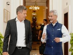 
      
      German Vice Chancellor meets EAM Jaishankar, explores Delhi Metro
      
      