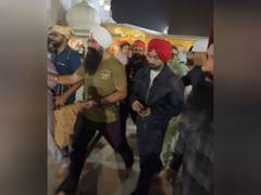 
      
      Diljit Dosanjh offers prayers at Bangla Sahib Gurudwara
      
      