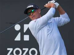 
      
      Crowd favourite Fowler cards 64 and moves to top-10
      
      
