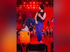 
      
      Diljit jokes about mosquitoes at Dil-Luminati concert
      
      
