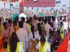 
      
      People witness excess heat at first conference of Actor Vijay's
      
      