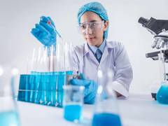 
      
      Immune cell discovery and  cancer immunotherapy
      
      