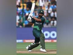 
      
      Amir lambasts PCB for Fakhar's omission from central contract
      
      