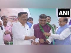 
      
      Father of cricketer Ishan Kishan, Pranav Pandey joins JD(U)
      
      