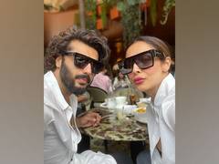 
      
      Arjun Kapoor confirms his break up with Malaika Arora 
      
      