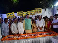 
      
      Gopal Rai launches 'Diya Jalao, Patake Nahi’ campaign
      
      