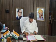 
      
      Delhi: Vinay Mishra takes charge as Delhi Jal Board Vice Chairman
      
      