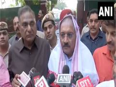 
      
      Delhi BJP leaders protest against rising pollution
      
      