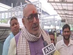 
      
      Giriraj Singh quashes Hemant Soren's accusation against BJP
      
      