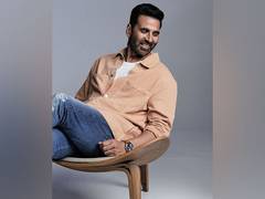 
      
      Akshay Kumar extends warm wishes on Diwali to fans 
      
      