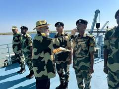 
      
      PM Modi spends Diwali with troops in Kachch, Gujarat
      
      
