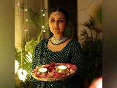 
      
      Parineeti Chopra dons a green suit for Diwali, wishes fans
      
      