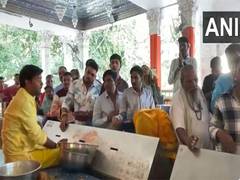 
      
      Devotees offer prayers at Indore's Khajrana Ganesha Temple 
      
      