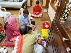 
      
      Arvind Kejriwal celebrates Diwali with his family 
      
      