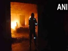
      
      Massive fire engulfs furniture shop in Kanpur, no casualties
      
      