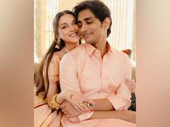 
      
      Aditi-Siddharth drop adorable pictures from wedding ceremony
      
      