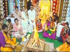 
      
      WB CM Mamata Banerjee performs Kali Puja at her residence
      
      