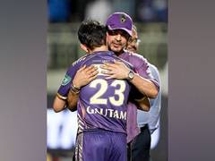 
      
      Gambhir wishes Shah Rukh on his 59th birthday
      
      