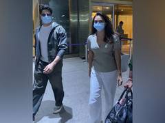 
      
      Sid-Kiara back in Mumbai after celebrating Diwali in Delhi
      
      