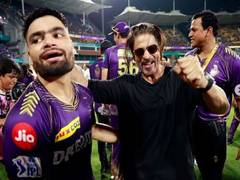 
      
      Rinku, Yuvraj extend birthday wishes to Shahrukh Khan
      
      