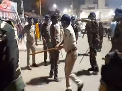 
      
      Clash between two groups in West Bengal's Howrah
      
      
