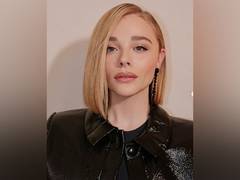 
      
      Chloe Grace Moretz comes out as 