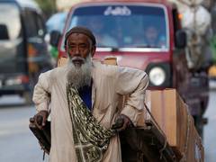 
      
      Pakistan: SMEs urge government support as economy faces challenge
      
      