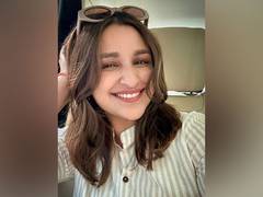 
      
      Parineeti Chopra flaunts her new hair color
      
      
