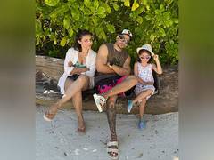 
      
      Soha Ali, Kunal and daughter soak up the sun in Maldives
      
      