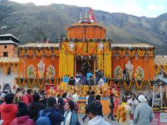
      
      Doors of Badrinath Dham will close on Nov 17
      
      