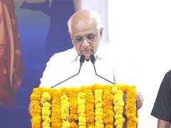 
      
      Gujarat CM Bhupendra Patel celebrates Chhath Puja
      
      