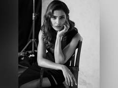 
      
      Samantha Ruth Prabhu looks stunning in black gown
      
      