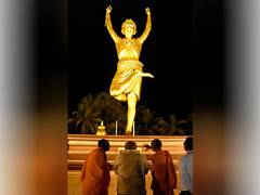 
      
      Bhupendra Patel visits Akshardham Temple in Gandhinagar
      
      