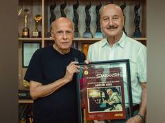 
      
      Anupam Kher receives special gift from Mahesh Bhatt
      
      