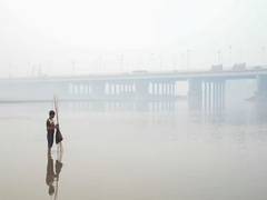 
      
      Pak: Lahore blinded by smog, Multan grapples with AQI 1,914 
      
      