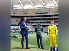 
      
      PAK win toss; opt to bowl first against AUS in decider
      
      