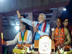 
      
      PM Modi holds a road show, 2 rallies in Jharkhand, slams Congress
      
      