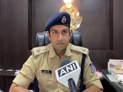 
      
      Two bikers looted gold chains, bracelets in MP's Indore
      
      
