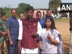 
      
      Ex Union Minister Arjun Munda, his wife Meera Munda cast vote in 
      
      