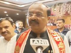 
      
      UP Deputy CM Maurya assures support to protesting UPPSC aspirants
      
      