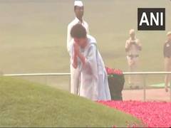 
      
      Priyanka Gandhi pays tribute to former PM Jawaharlal Nehru
      
      