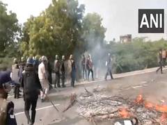 
      
      Tonk Violence: Naresh Meena's supporters protest his arrest
      
      