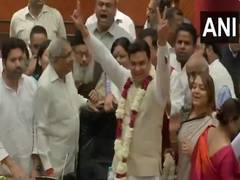 
      
      AAP's Mahesh Kumar Khichi elected as Delhi's new mayor
      
      